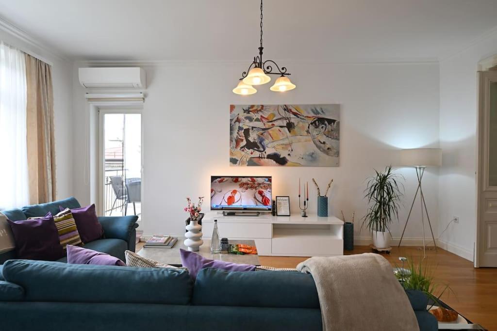 Luxury Urban Oasis Center *
